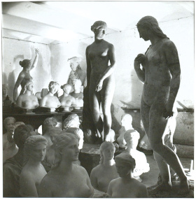 Attributed to David Lees, plaster models in Hiram Powers’s studio, Florence, early 1950s. Photograph. Hiram Powers Papers, box 10, folder 65, frame 1, Archives of American Art, Smithsonian Institution. 